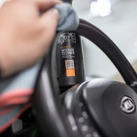 ADBL Interior Cleaner használata a kormányon