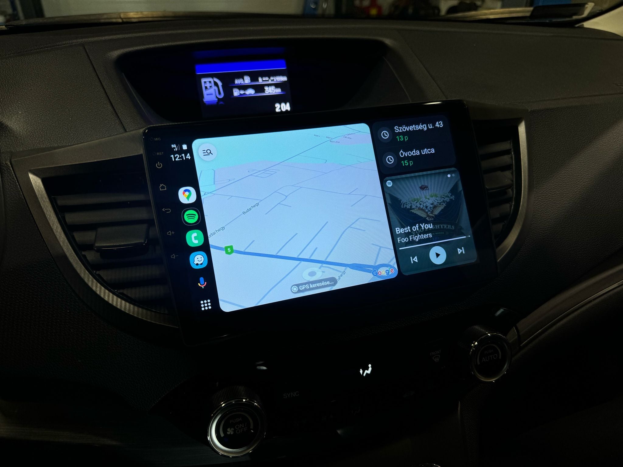 Honda CR-V 4 Android Auto in use