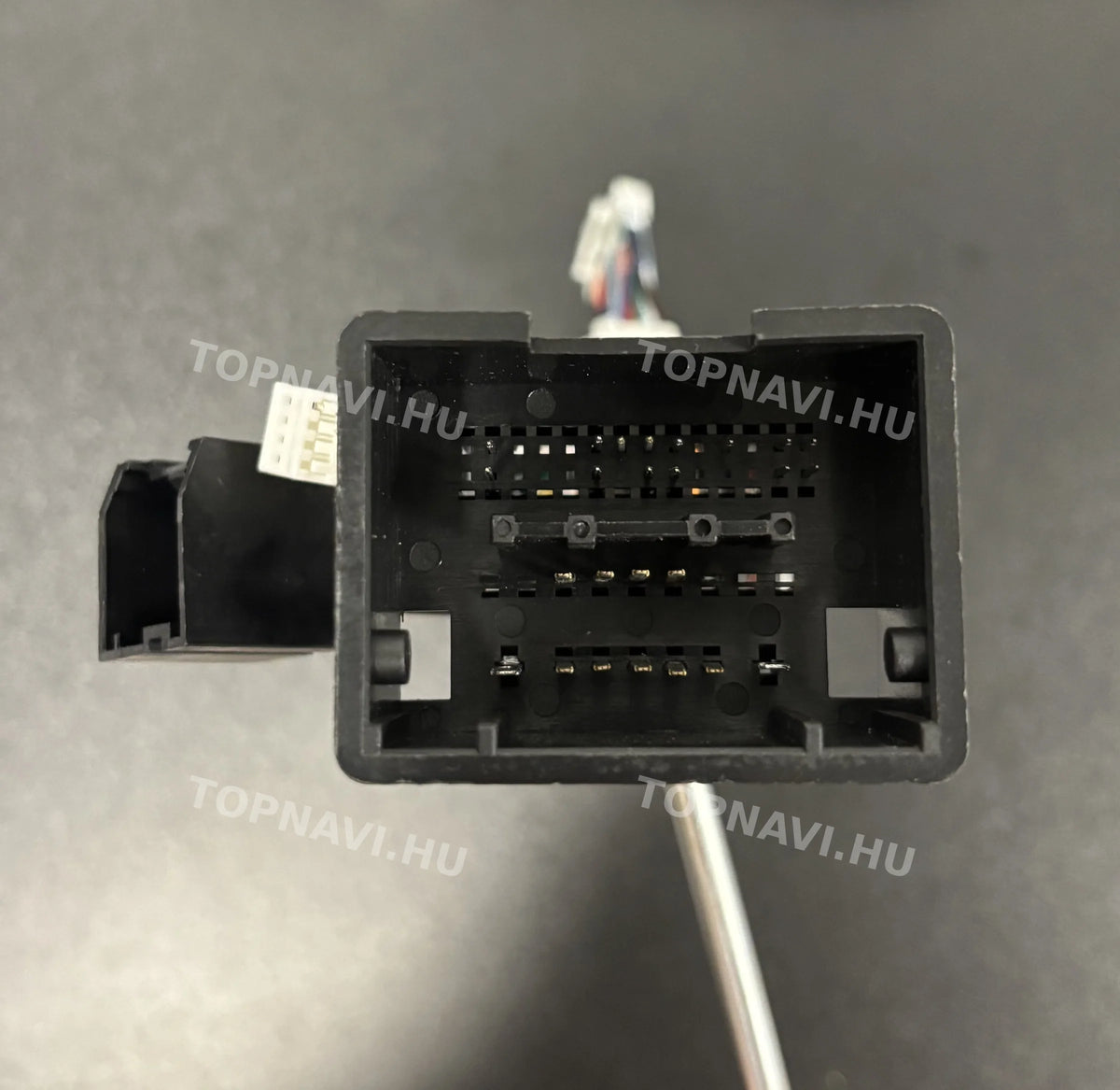 Opel Astra J 2009- 2015 9" Android Multimedia Head Unit - Csatlakozó