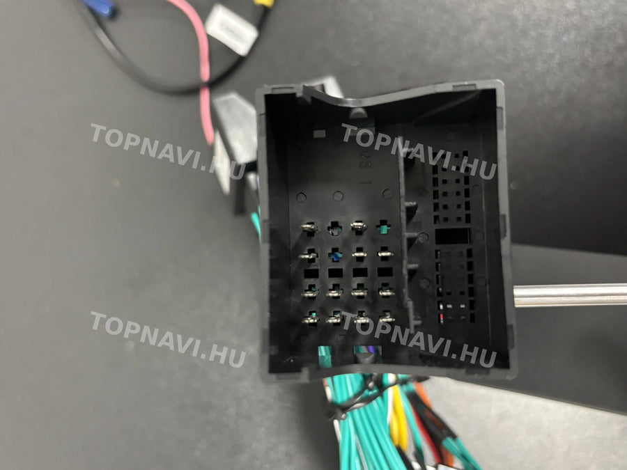 Mercedes-Benz Vito 2 W639, Viano 2 2003-2015 10.1" Android Head Unit with Touchscreen - Csatlakozó