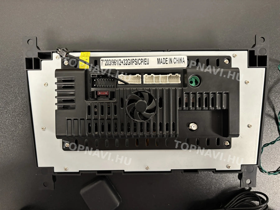 Mercedes-Benz C W203 / CLC W203 / CLK W209 7" Android multimedia car radio touchscreen head unit - Hátulja