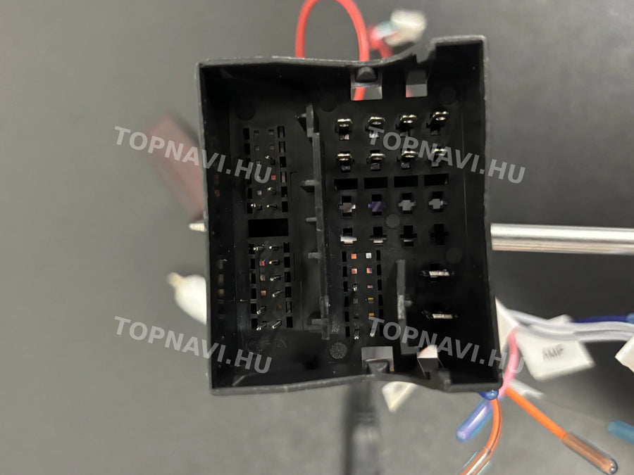Volkswagen Crafter 2016-2025 10.1" Android multimedia car radio touchscreen head unit - Csatlakozó