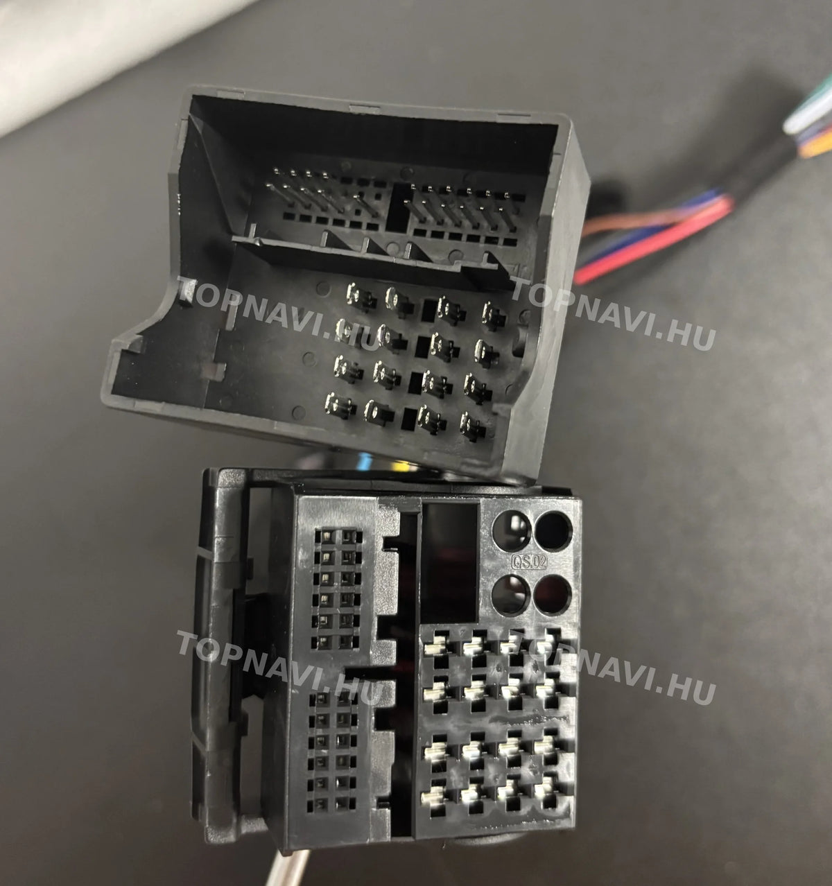 BMW X1 F48 10.25" Android Multimedia Head Unit - Csatlakozó