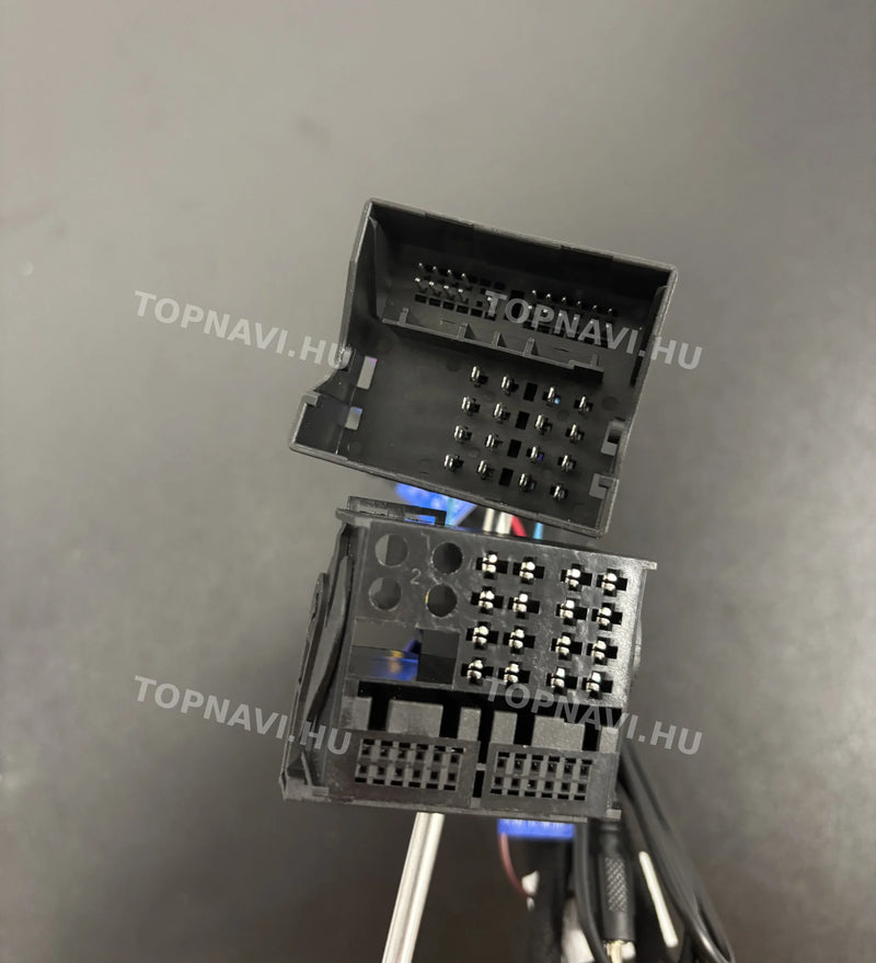 BMW 3 Series E90, E91, E92, E93 10.25" Android Multimedia Head Unit - csatlakozó