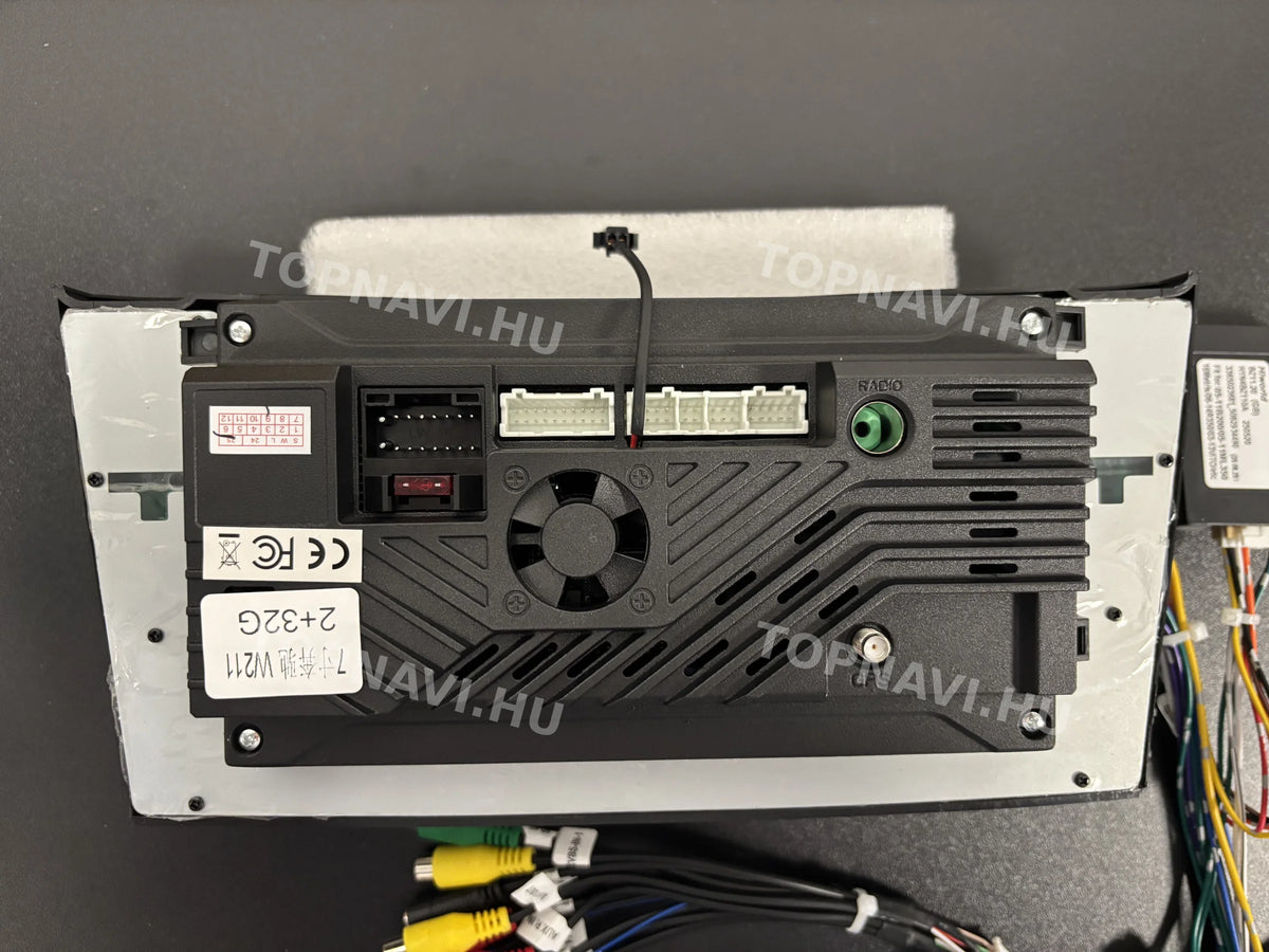 Mercedes-Benz E W211 / CLS W219 / G W463 7" Android Multimedia head unit - Hátulja