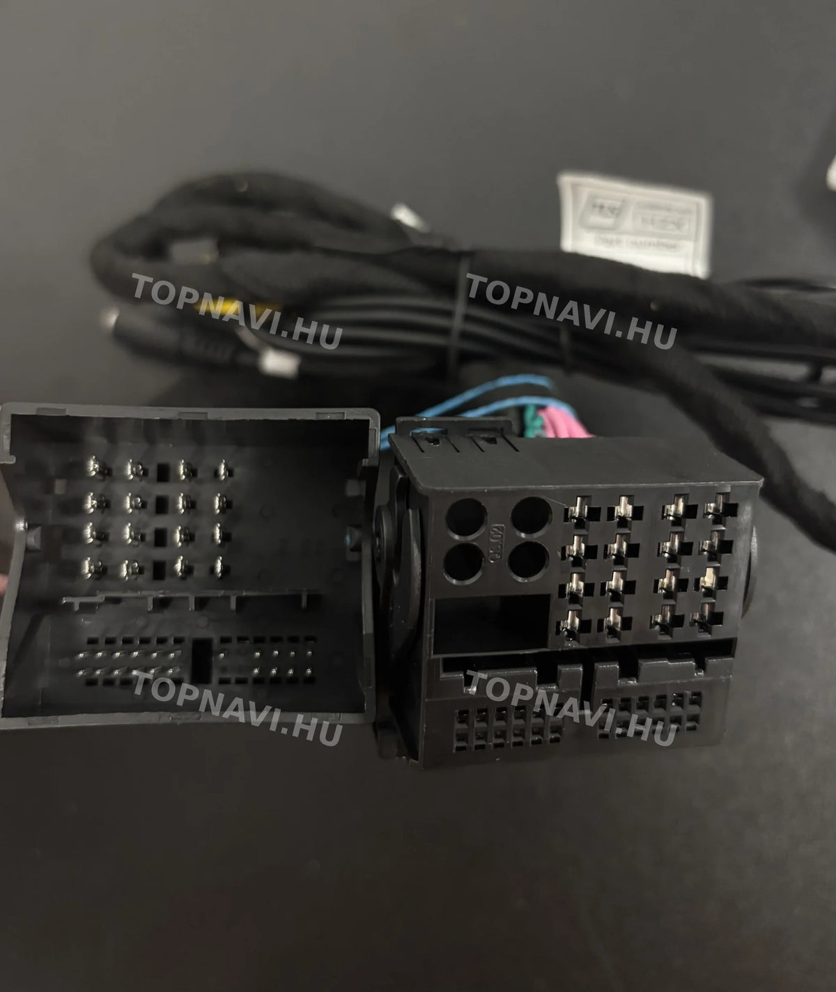 BMW 3, 4 Series F30, F31, F34, F35, F32, F33, F36 10.25" Android Multimedia Head Unit - Csatlakozó