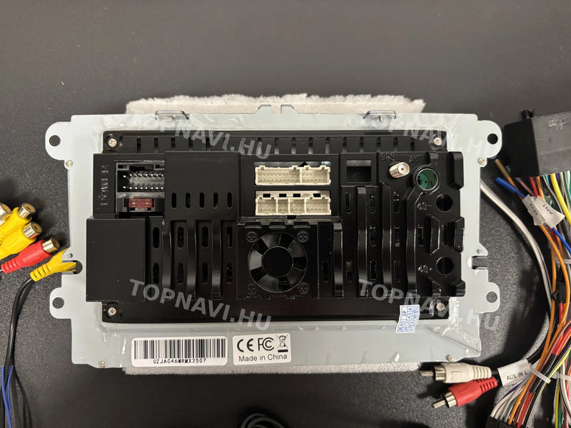 Skoda Fabia, Octavia, Superb, Rapid 9" Android multimedia car radio touchscreen head unit - hátulja