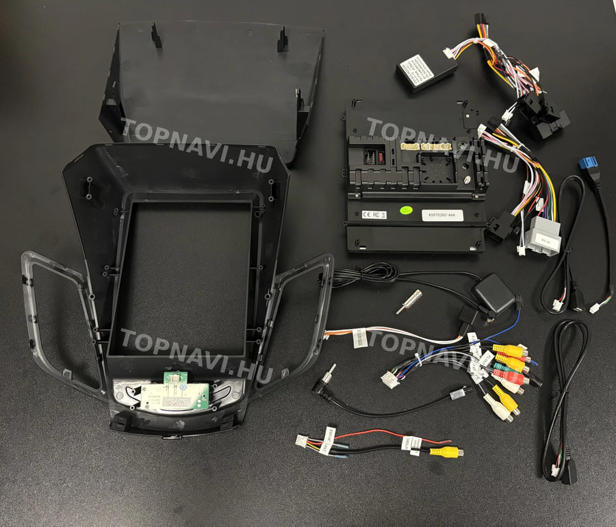 Ford Fiesta MK7 "Tesla Style" 2009-2017 9.7" Android multimedia car radio touchscreen head unit - Hátulja