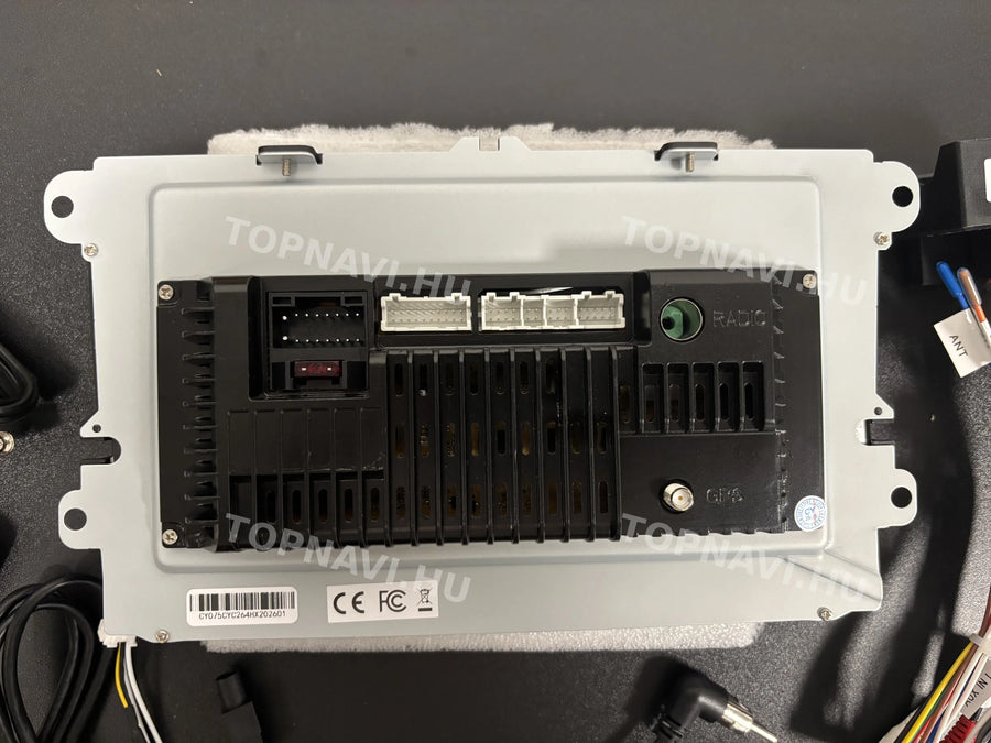 Volkswagen 9" Android multimedia car radio head unit with physical buttons - Hátulja